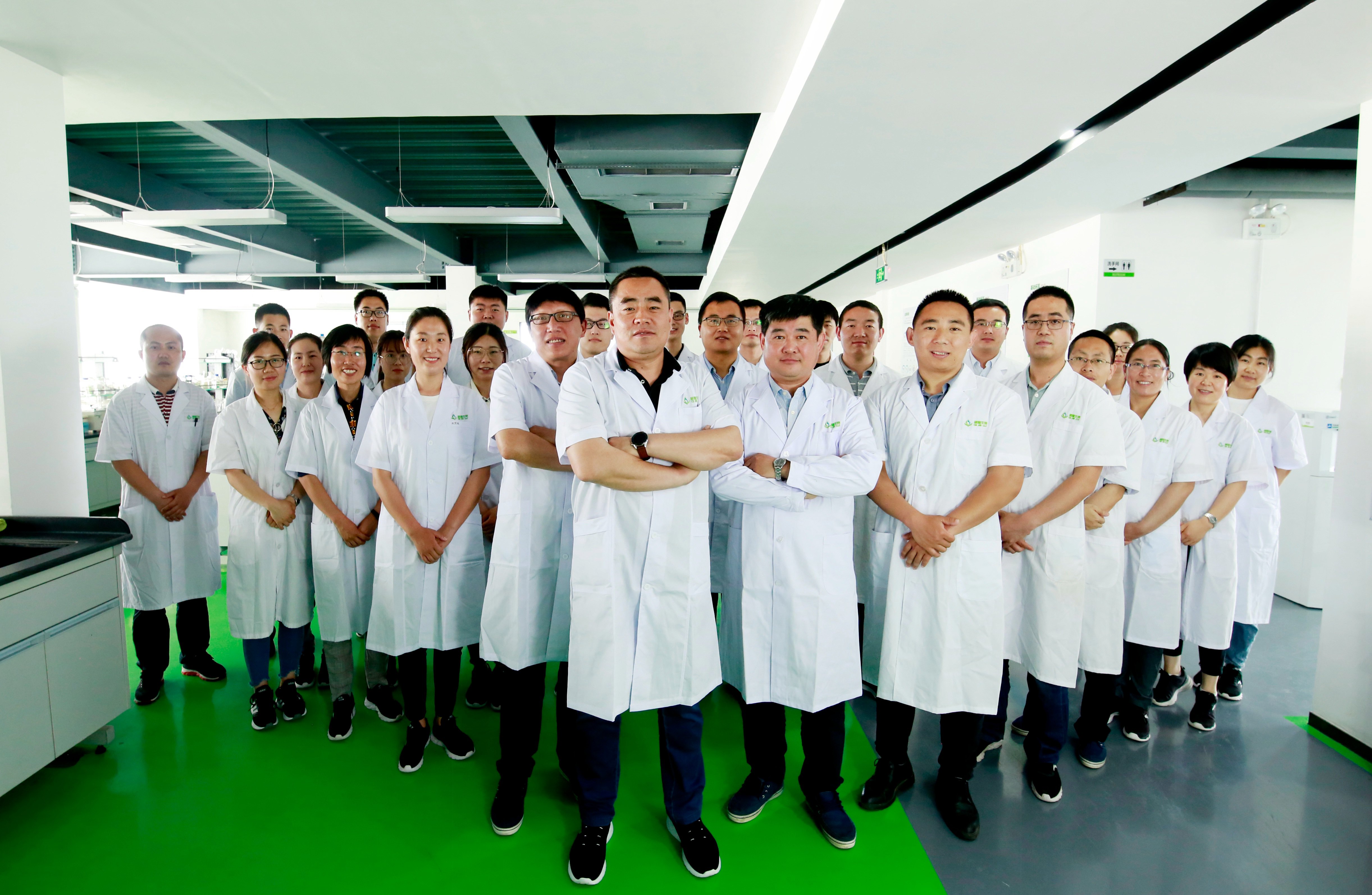 1611729066362849.jpg 技術(shù)團(tuán)隊_副本_副本.jpg